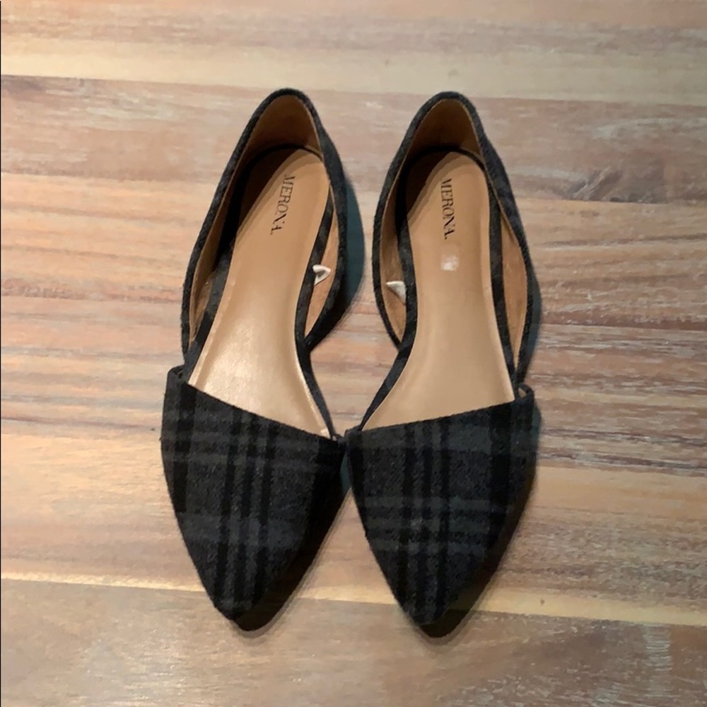 Plaid pointy toed flats